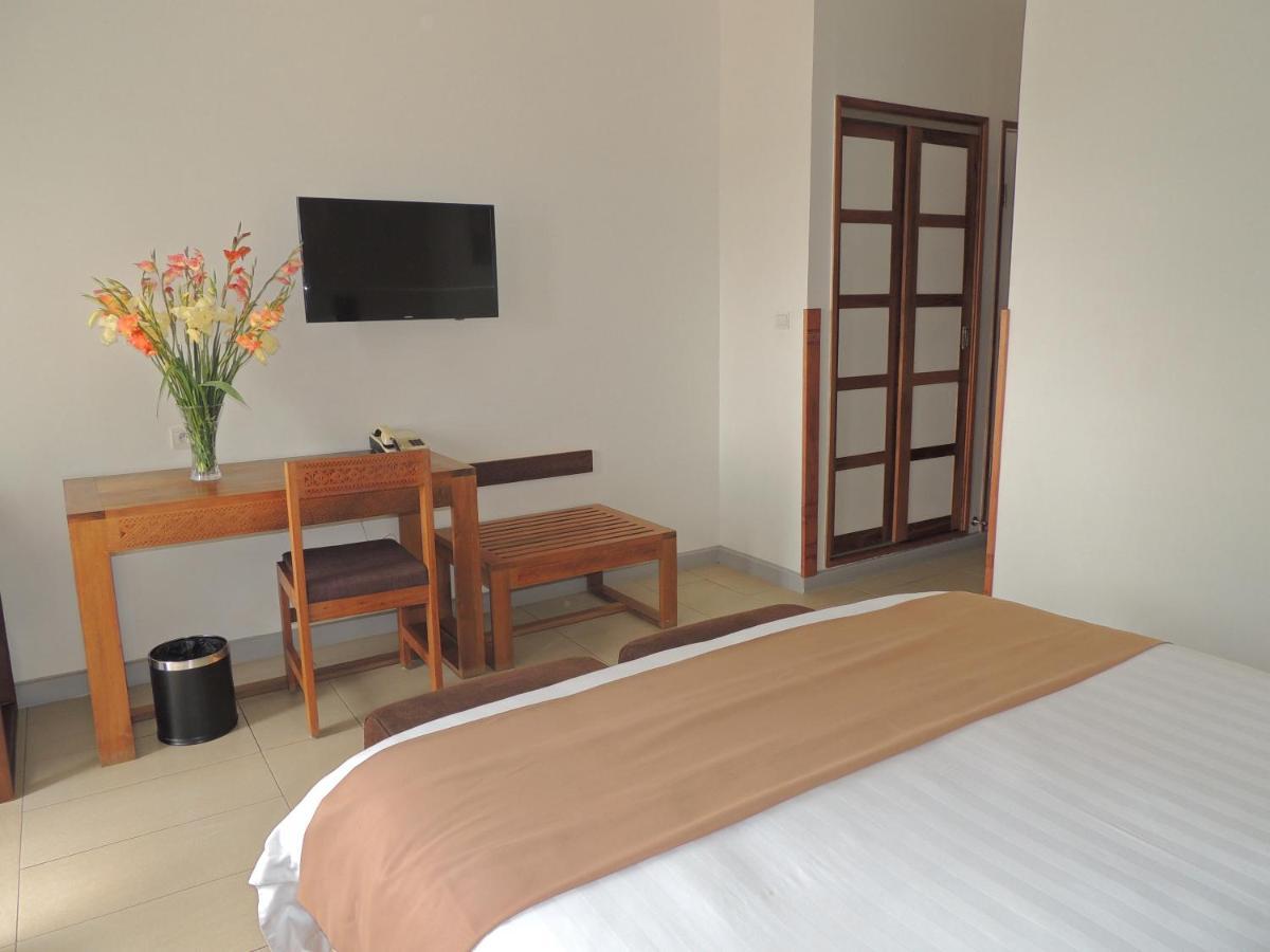 Plumeria Hotel Анцирабе Экстерьер фото